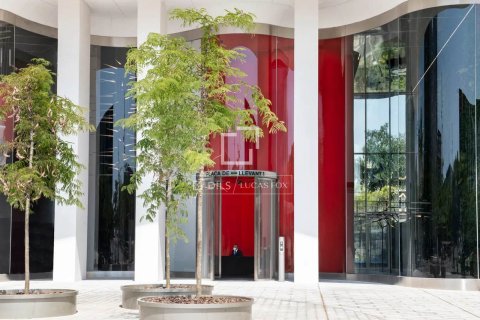 Apartamento de 3 dormitorios en venta en Barcelona, Cataluña, Spain № 6514 - foto 18