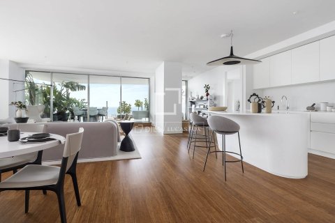 Apartamento de 3 dormitorios en venta en Barcelona, Cataluña, Spain № 6516