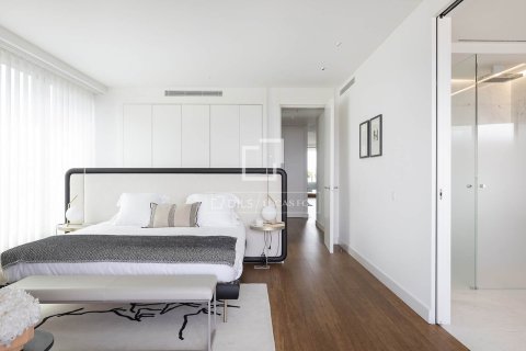 Apartamento de 3 dormitorios en venta en Barcelona, Cataluña, Spain № 6516 - foto 29