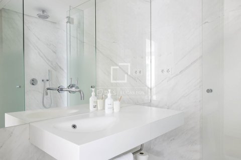 Apartamento de 3 dormitorios en venta en Barcelona, Cataluña, Spain № 6516 - foto 23