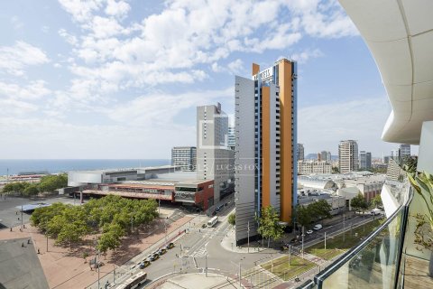 Apartamento de 3 dormitorios en venta en Barcelona, Cataluña, Spain № 6516 - foto 12