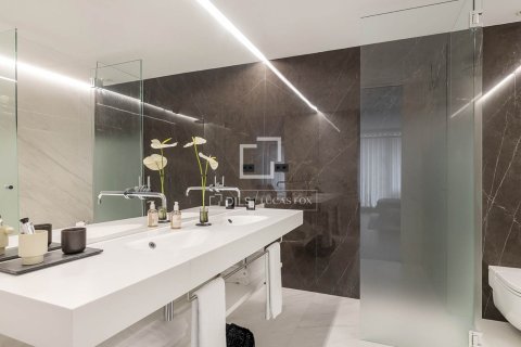 Apartamento de 3 dormitorios en venta en Barcelona, Cataluña, Spain № 6516 - foto 18