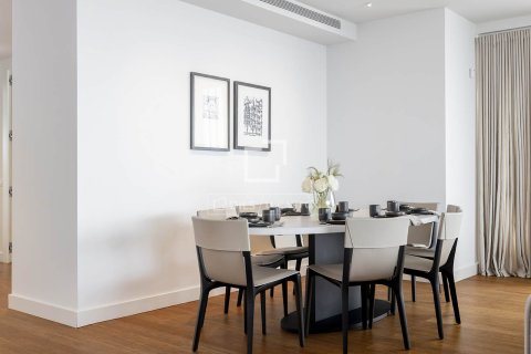 Apartamento de 3 dormitorios en venta en Barcelona, Cataluña, Spain № 6516 - foto 15