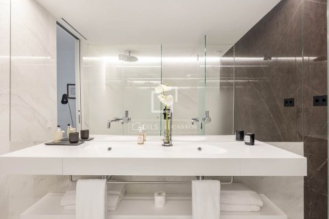 Apartamento de 3 dormitorios en venta en Barcelona, Cataluña, Spain № 6516 - foto 19