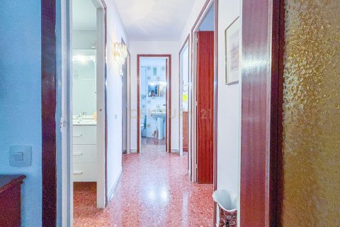 Купить квартиру в Эсплугес-де-Льобрегат, Испания с 3 спальни, 98м², № 8943 - фото 21