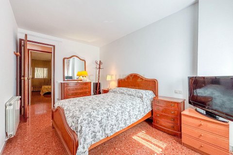 Купить квартиру в Эсплугес-де-Льобрегат, Испания с 3 спальни, 98м², № 8943 - фото 3