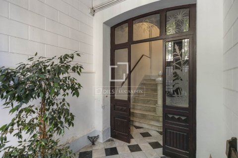 Купить квартиру в Барселона, Испания с 5 спален, 197м², № 8947 - фото 16