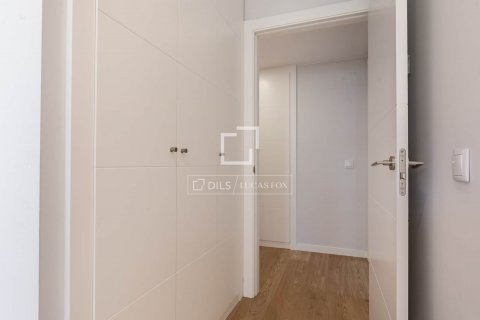 Купить квартиру в Эсплугес-де-Льобрегат, Испания с 2 спальни, 103м², № 8948 - фото 6