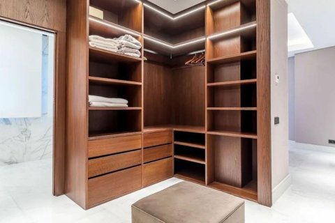 Apartamento de 5 dormitorios en venta en Barcelona, Cataluña, Spain № 4610 - foto 15
