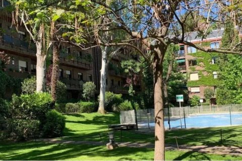 Apartamento de 5 dormitorios en venta en Barcelona, Cataluña, Spain № 4610 - foto 24