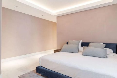 Apartamento de 5 dormitorios en venta en Barcelona, Cataluña, Spain № 4610 - foto 12