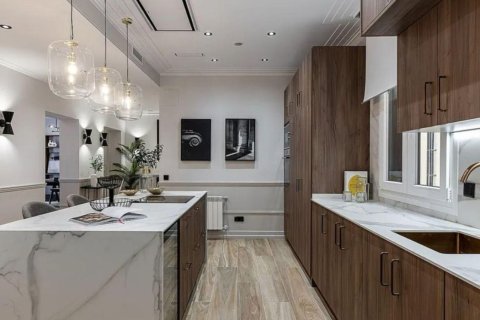 Apartamento de 5 dormitorios en venta en Barcelona, Cataluña, Spain № 4610 - foto 10
