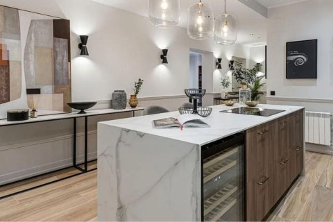Apartamento de 5 dormitorios en venta en Barcelona, Cataluña, Spain № 4610 - foto 11