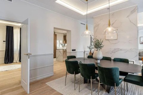 Apartamento de 5 dormitorios en venta en Barcelona, Cataluña, Spain № 4610 - foto 7