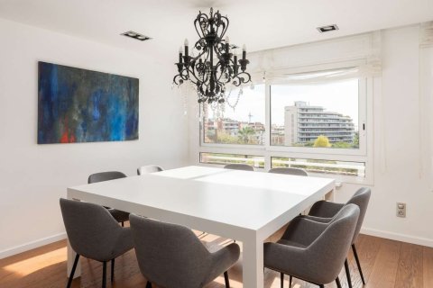 Apartamento de 5 dormitorios en venta en Barcelona, Cataluña, Spain № 4611 - foto 7