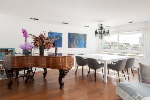 Apartamento de 5 dormitorios en venta en Barcelona, Cataluña, Spain № 4611 - foto 6