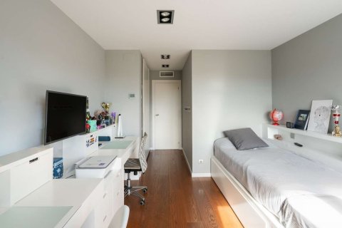 Apartamento de 5 dormitorios en venta en Barcelona, Cataluña, Spain № 4611 - foto 26
