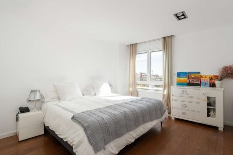 Apartamento de 5 dormitorios en venta en Barcelona, Cataluña, Spain № 4611 - foto 22