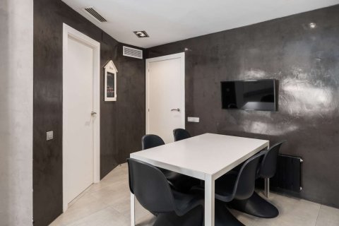 Apartamento de 5 dormitorios en venta en Barcelona, Cataluña, Spain № 4611 - foto 19