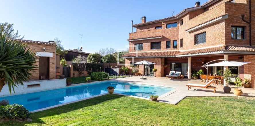 7 bedrooms villa for sale in Sant Cugat Del Valles, Barcelona, Catalonia, Spain № 4071