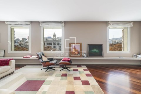 Apartamento de 3 dormitorios en venta en Barcelona, Cataluña, Spain № 4068 - foto 2