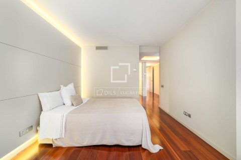 Apartamento de 3 dormitorios en venta en Barcelona, Cataluña, Spain № 4068 - foto 25