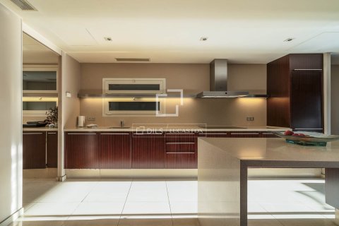 Apartamento de 3 dormitorios en venta en Barcelona, Cataluña, Spain № 4068 - foto 14