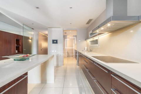 Apartamento de 3 dormitorios en venta en Barcelona, Cataluña, Spain № 4068 - foto 17
