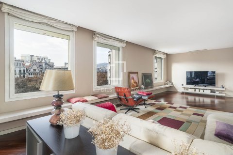 Apartamento de 3 dormitorios en venta en Barcelona, Cataluña, Spain № 4068 - foto 4