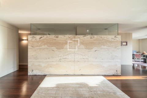 Apartamento de 3 dormitorios en venta en Barcelona, Cataluña, Spain № 4068 - foto 6