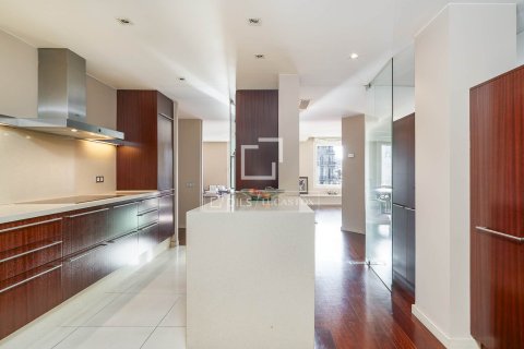 Apartamento de 3 dormitorios en venta en Barcelona, Cataluña, Spain № 4068 - foto 13