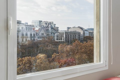 Apartamento de 3 dormitorios en venta en Barcelona, Cataluña, Spain № 4068 - foto 3