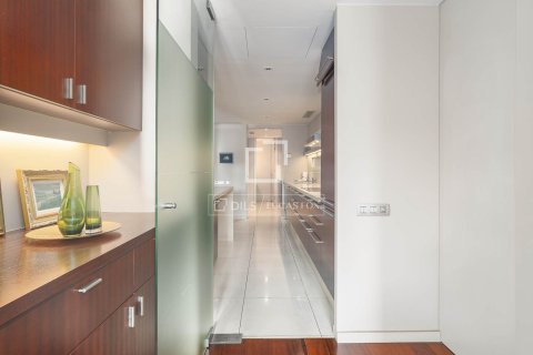 Apartamento de 3 dormitorios en venta en Barcelona, Cataluña, Spain № 4068 - foto 16
