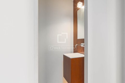 Apartamento de 3 dormitorios en venta en Barcelona, Cataluña, Spain № 4068 - foto 18