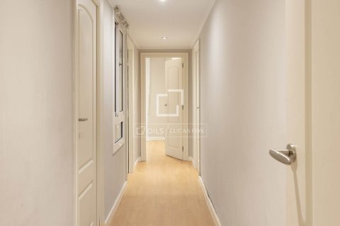 Купить квартиру в Барселона, Испания с 4 спальни, 130м², № 4072 - фото 26