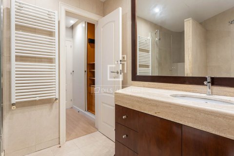 Купить квартиру в Барселона, Испания с 4 спальни, 130м², № 4072 - фото 24
