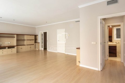 Купить квартиру в Барселона, Испания с 4 спальни, 130м², № 4072 - фото 7