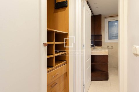 Купить квартиру в Барселона, Испания с 4 спальни, 130м², № 4072 - фото 25