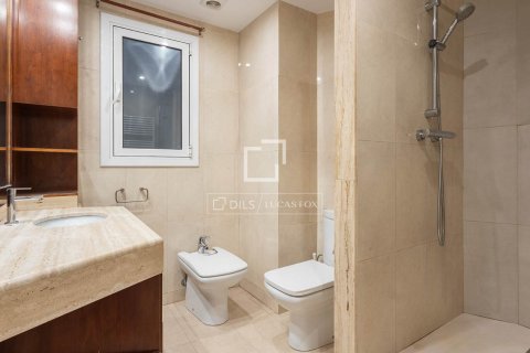 Купить квартиру в Барселона, Испания с 4 спальни, 130м², № 4072 - фото 21