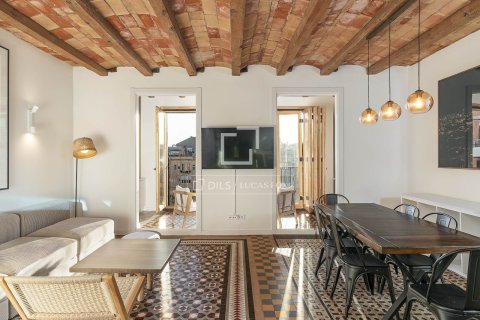 Apartamento de 3 dormitorios en venta en Barcelona, Cataluña, Spain № 4073