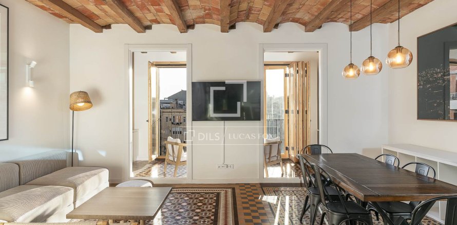 Apartamento de 3 dormitorios en venta en Barcelona, Cataluña, Spain № 4073