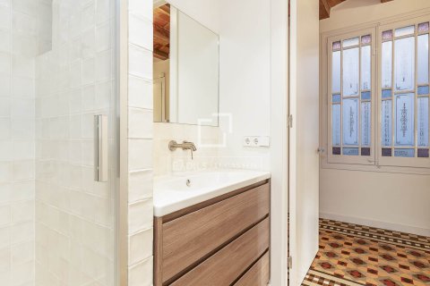 Apartamento de 3 dormitorios en venta en Barcelona, Cataluña, Spain № 4073 - foto 19