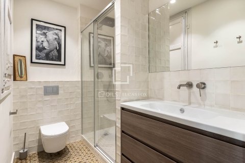Apartamento de 3 dormitorios en venta en Barcelona, Cataluña, Spain № 4073 - foto 18