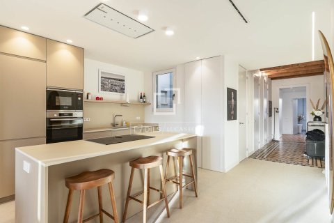 Apartamento de 3 dormitorios en venta en Barcelona, Cataluña, Spain № 4073 - foto 14