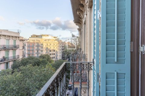 Apartamento de 3 dormitorios en venta en Barcelona, Cataluña, Spain № 4073 - foto 27
