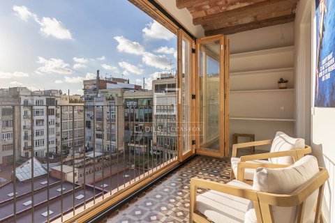 Apartamento de 3 dormitorios en venta en Barcelona, Cataluña, Spain № 4073 - foto 2