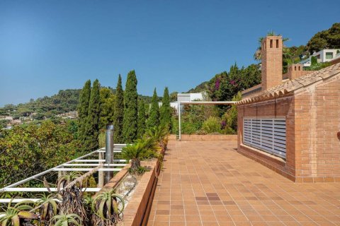 Сasa de 6 dormitorios en venta en Blanes, Gerona, Cataluña, Spain № 6192 - foto 3