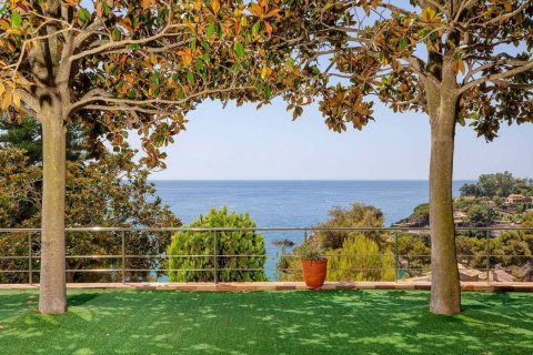 Сasa de 6 dormitorios en venta en Blanes, Gerona, Cataluña, Spain № 6192 - foto 21