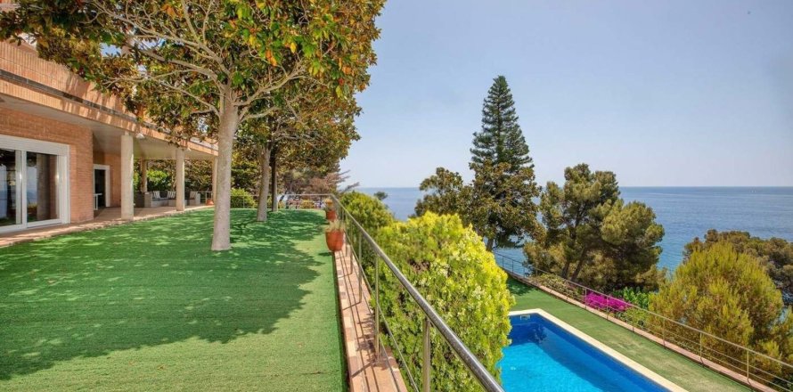 Сasa de 6 dormitorios en venta en Blanes, Gerona, Cataluña, Spain № 6192