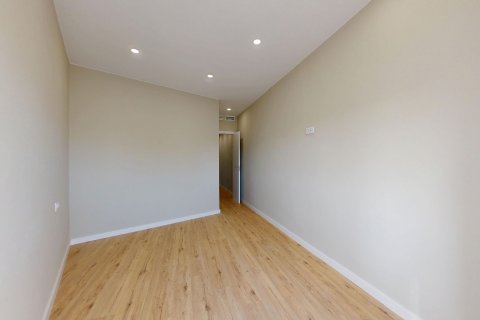 Apartamento de 4 dormitorios en venta en Barcelona, Cataluña, Spain № 6191 - foto 18